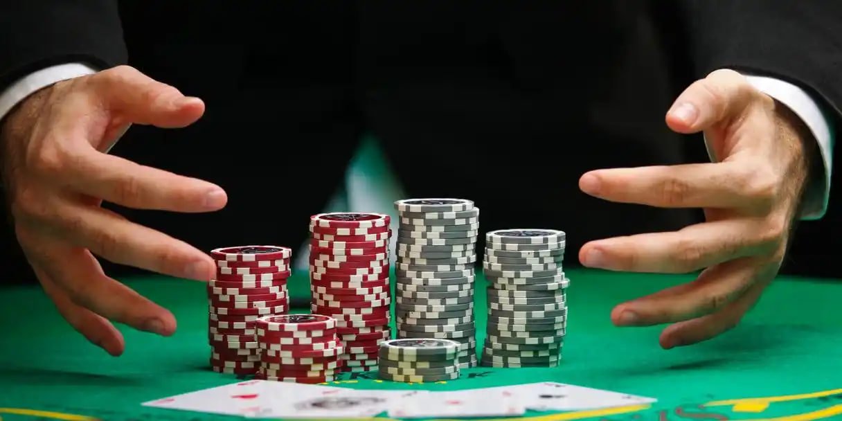Filipino player accessing a77 live casino on a mobile device